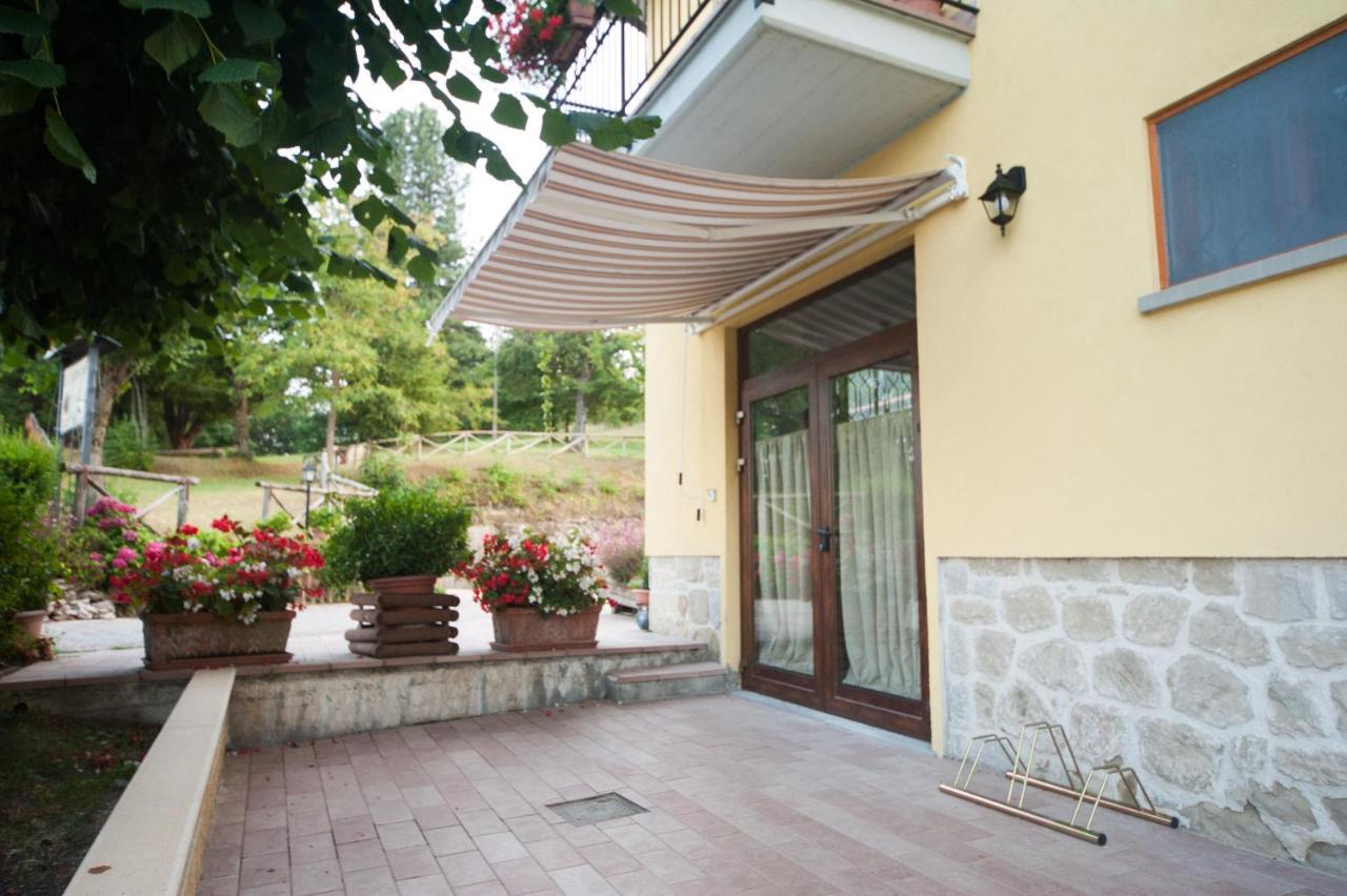 Bed and Breakfast Il Castagno Montemonaco Exterior foto