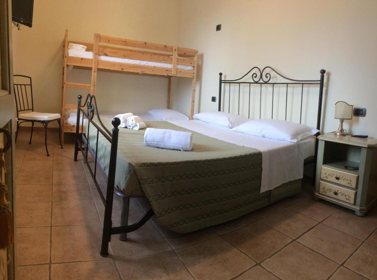 Bed and Breakfast Il Castagno Montemonaco Exterior foto